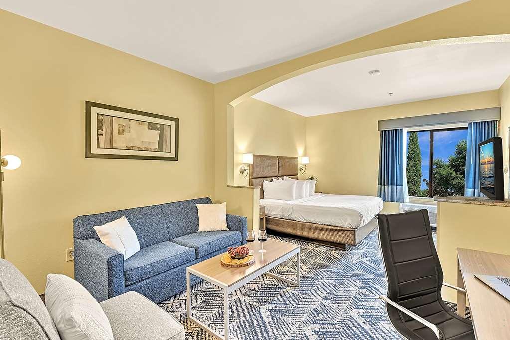 Best Western Plus Lewisville Flower Mound Номер фото