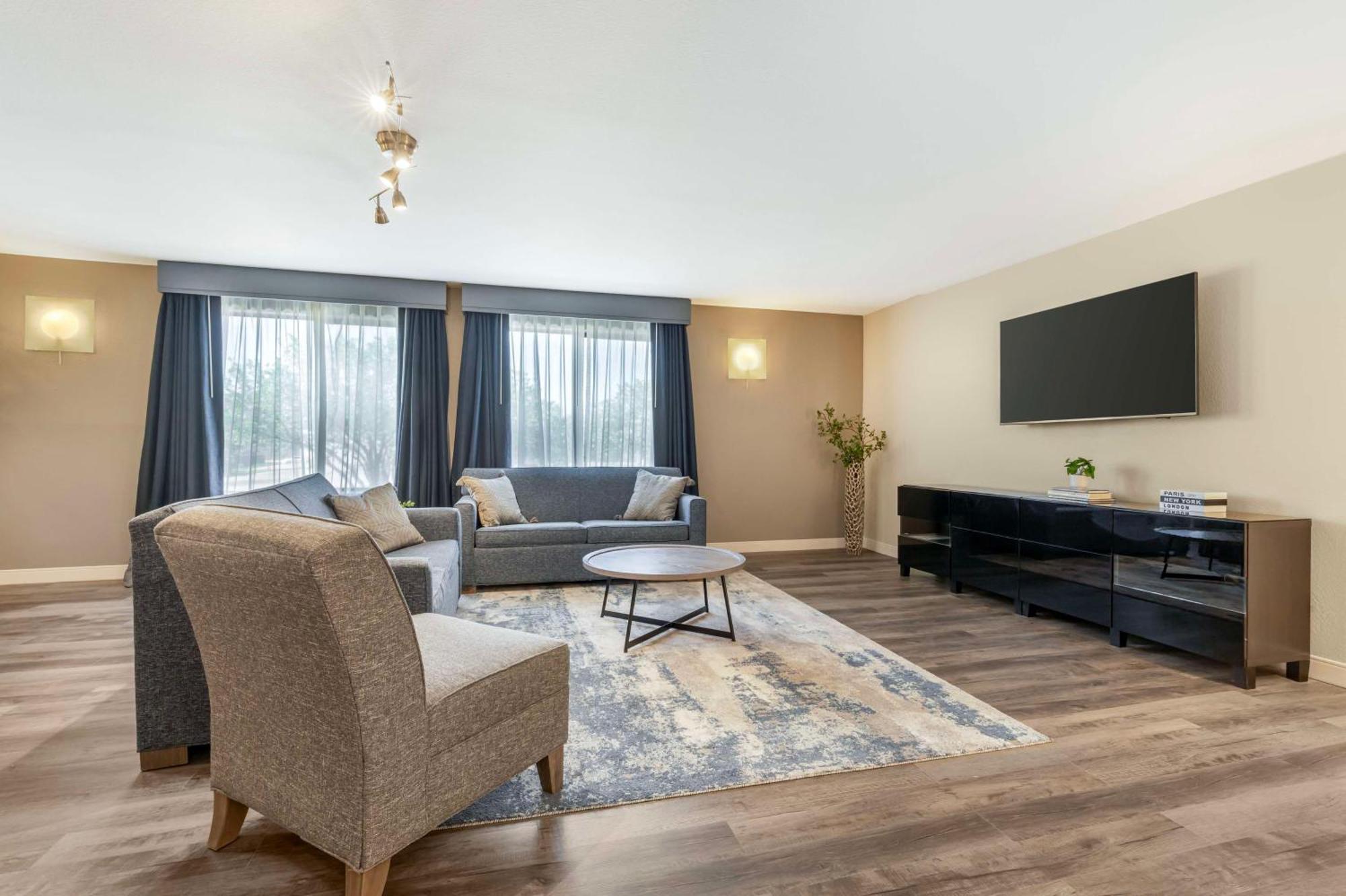Best Western Plus Lewisville Flower Mound Екстер'єр фото