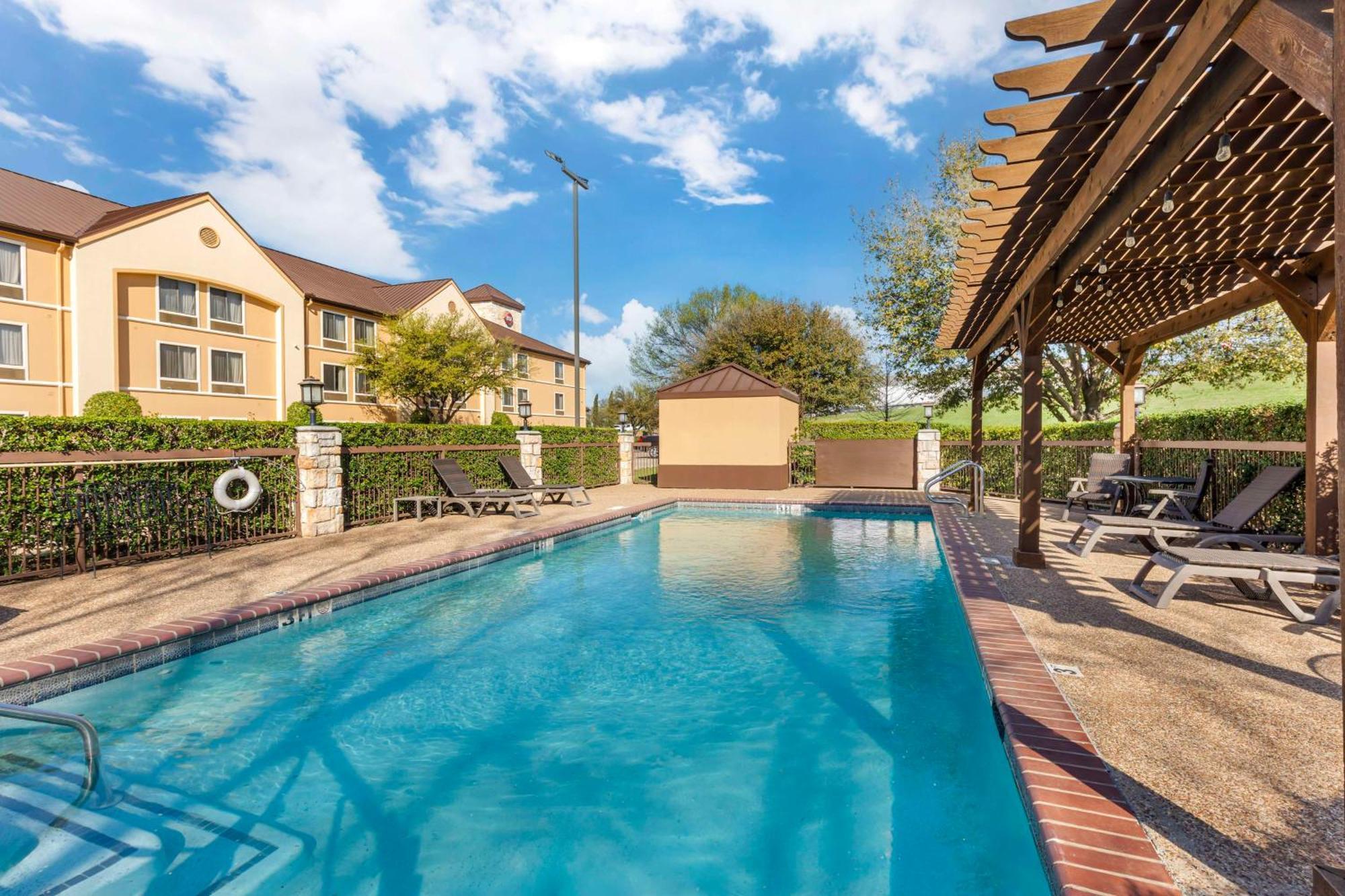 Best Western Plus Lewisville Flower Mound Екстер'єр фото